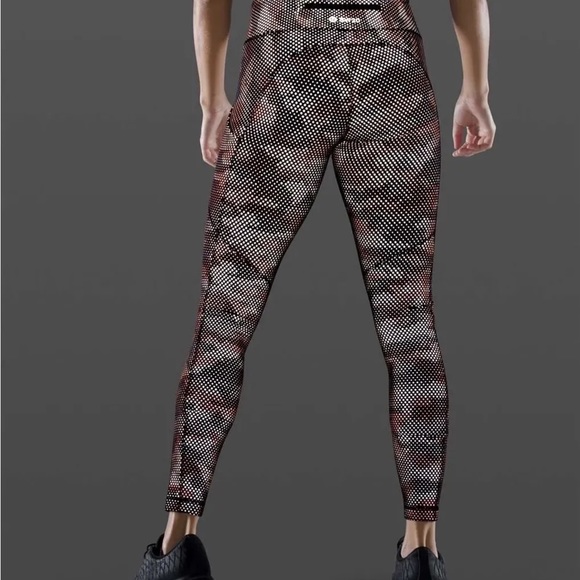 NWT: Lululemon Speed MR Tight, 28” SW REFLECTIVE. Size 8. - Picture 12 of 12